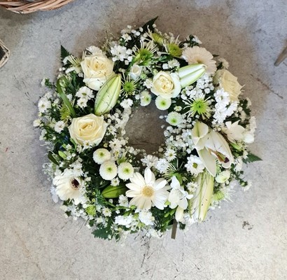 Grave Wreath (colour on request, seasonal flowers)