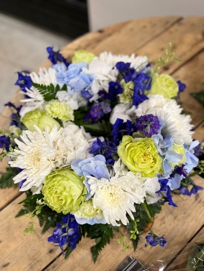 Grave Wreath (colour on request, seasonal flowers)