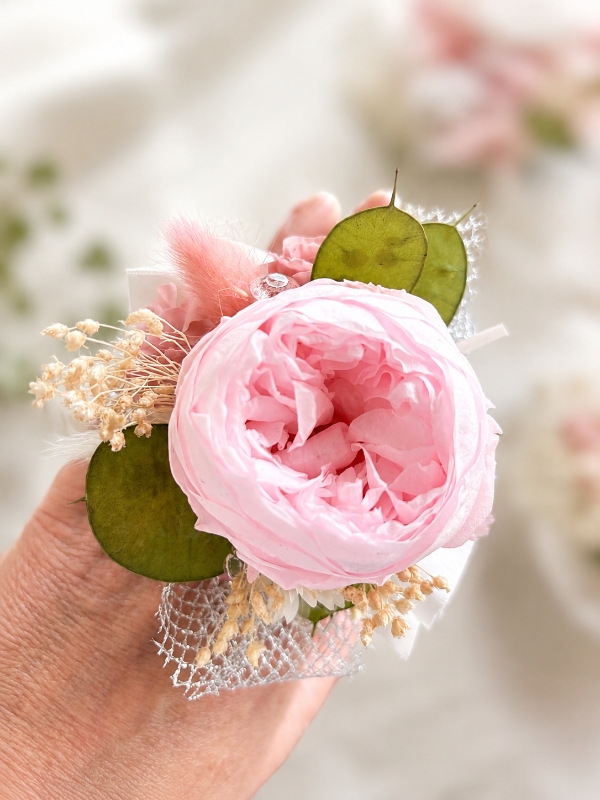 Wrist corsage