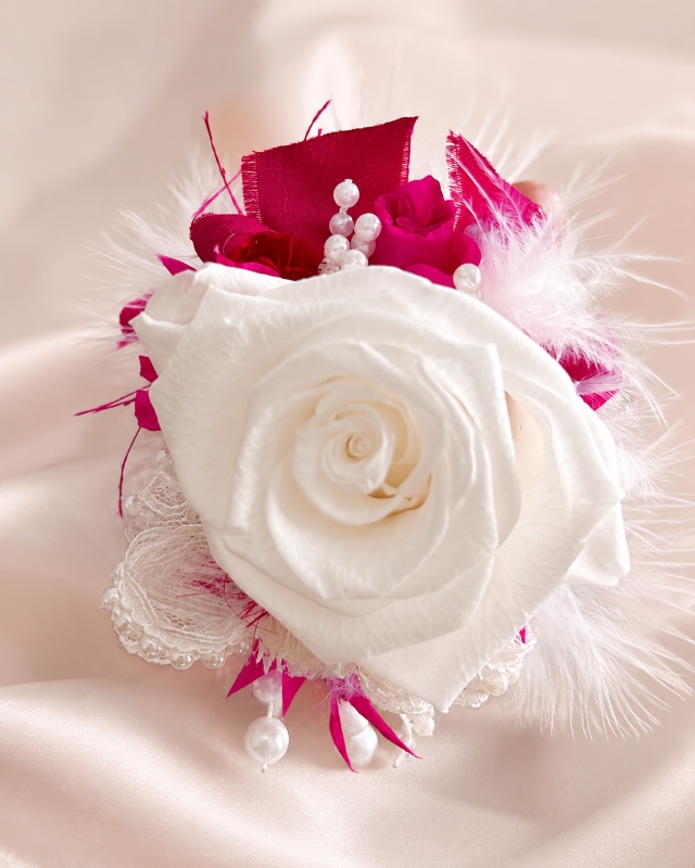 Wrist corsage